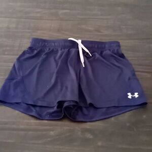 Under Armour small short  